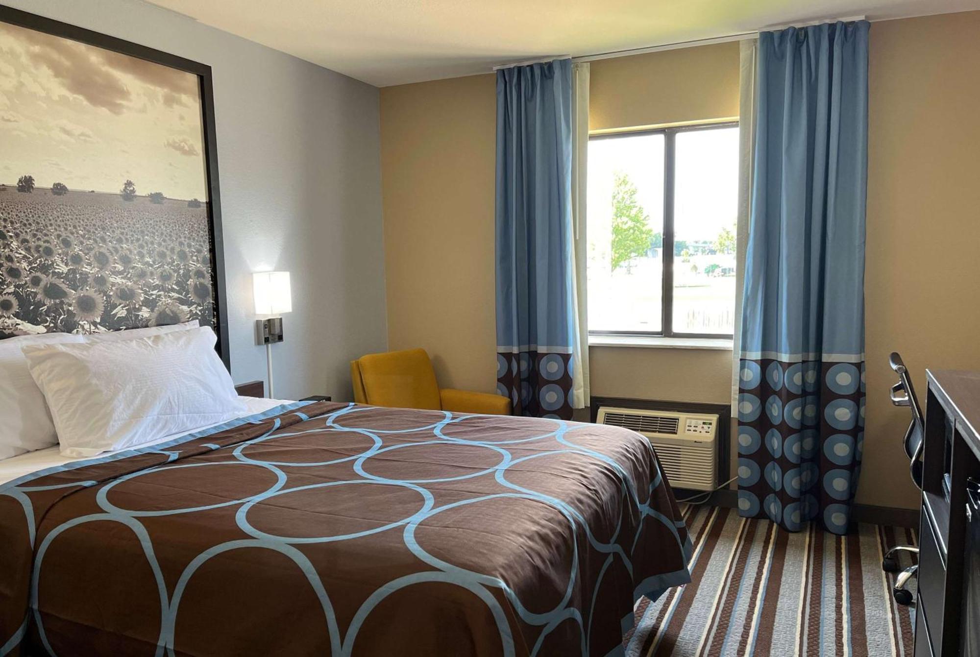 Super 8 By Wyndham Independence Ks Hotel Kültér fotó